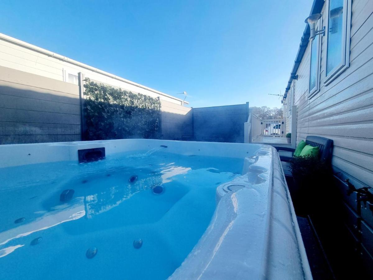 Apple Tree Lodge Hot Tub 3 Bedroom 2 Bars Morpeth Exteriér fotografie