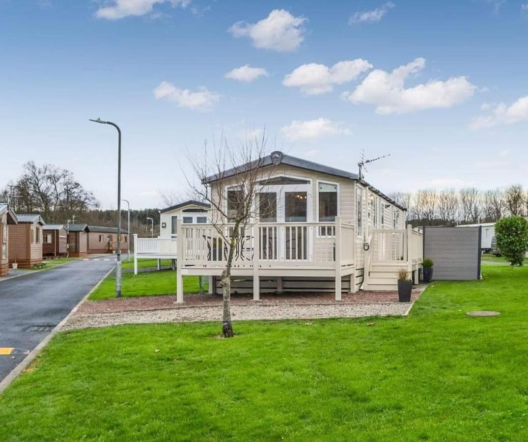 Apple Tree Lodge Hot Tub 3 Bedroom 2 Bars Morpeth Exteriér fotografie